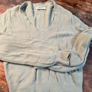 Double Zero women’s V-Neck Sweater in Light sage